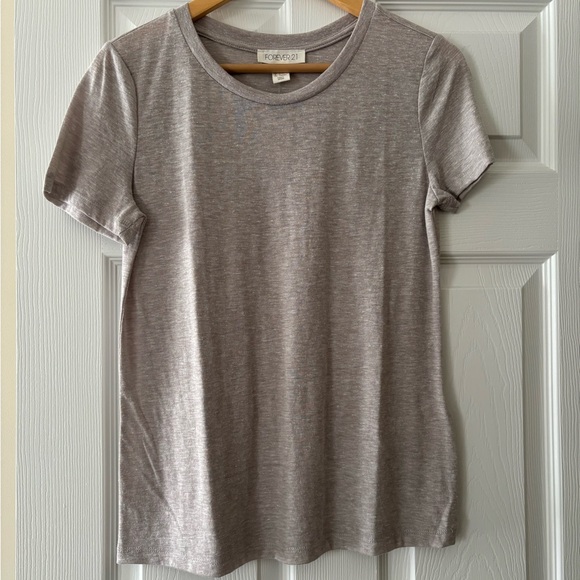 Forever 21 Short Sleeve T-shirt - Picture 3 of 4